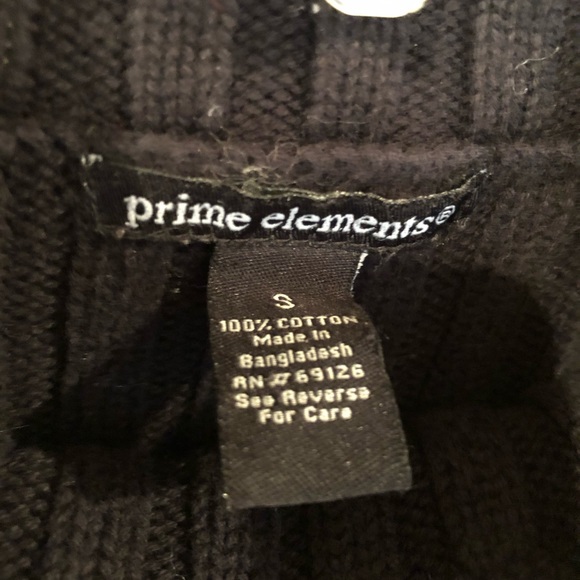 Fitted Black Ribbed Sweater🖤 - Picture 2 of 2